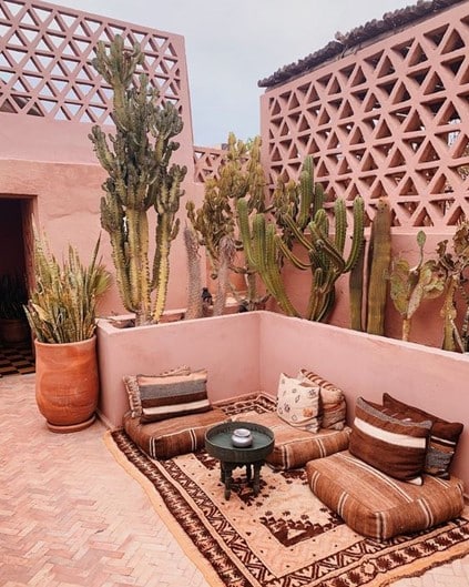 Terrasse marocaine motifs berbères 